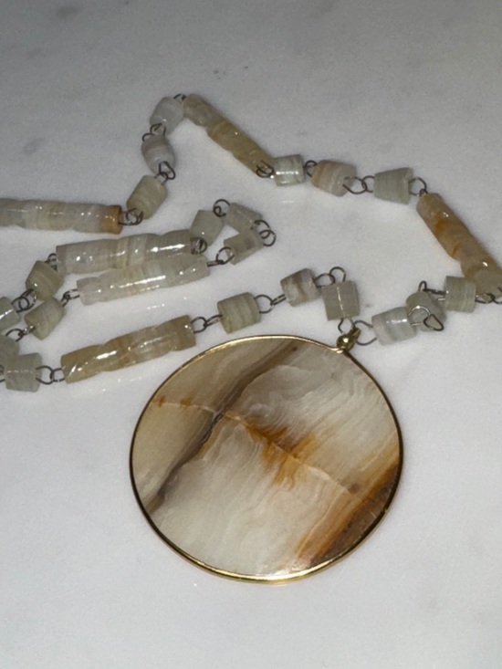 70s Vintage Agate Pendant Necklace - Picture 2 of 13